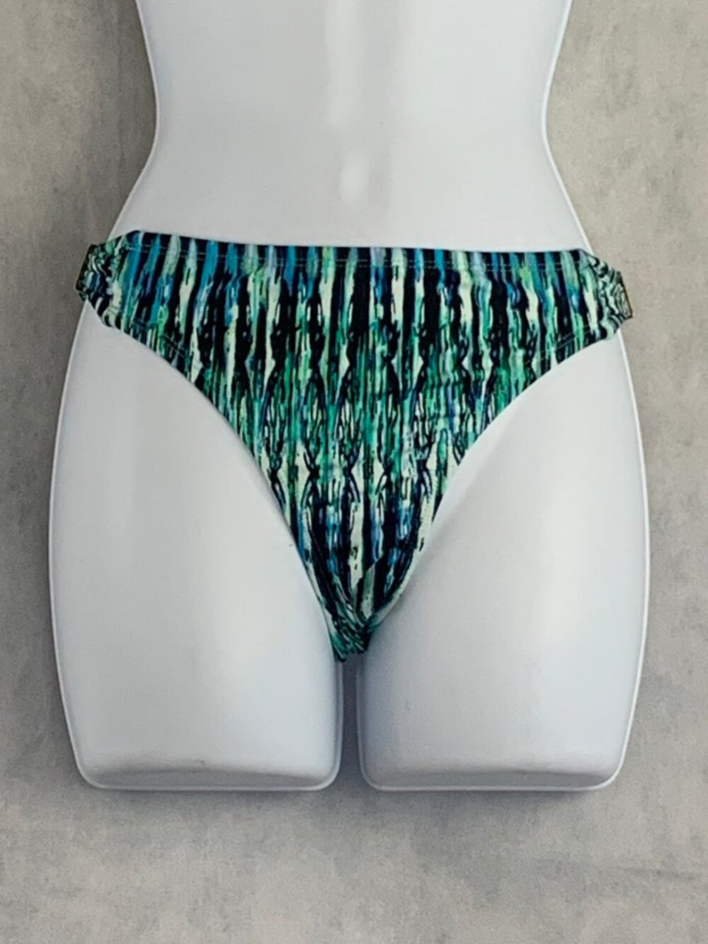 Bar III Women's Printed Hardware Hipster Bikini Swim Bottom, Blue Multi, Medium